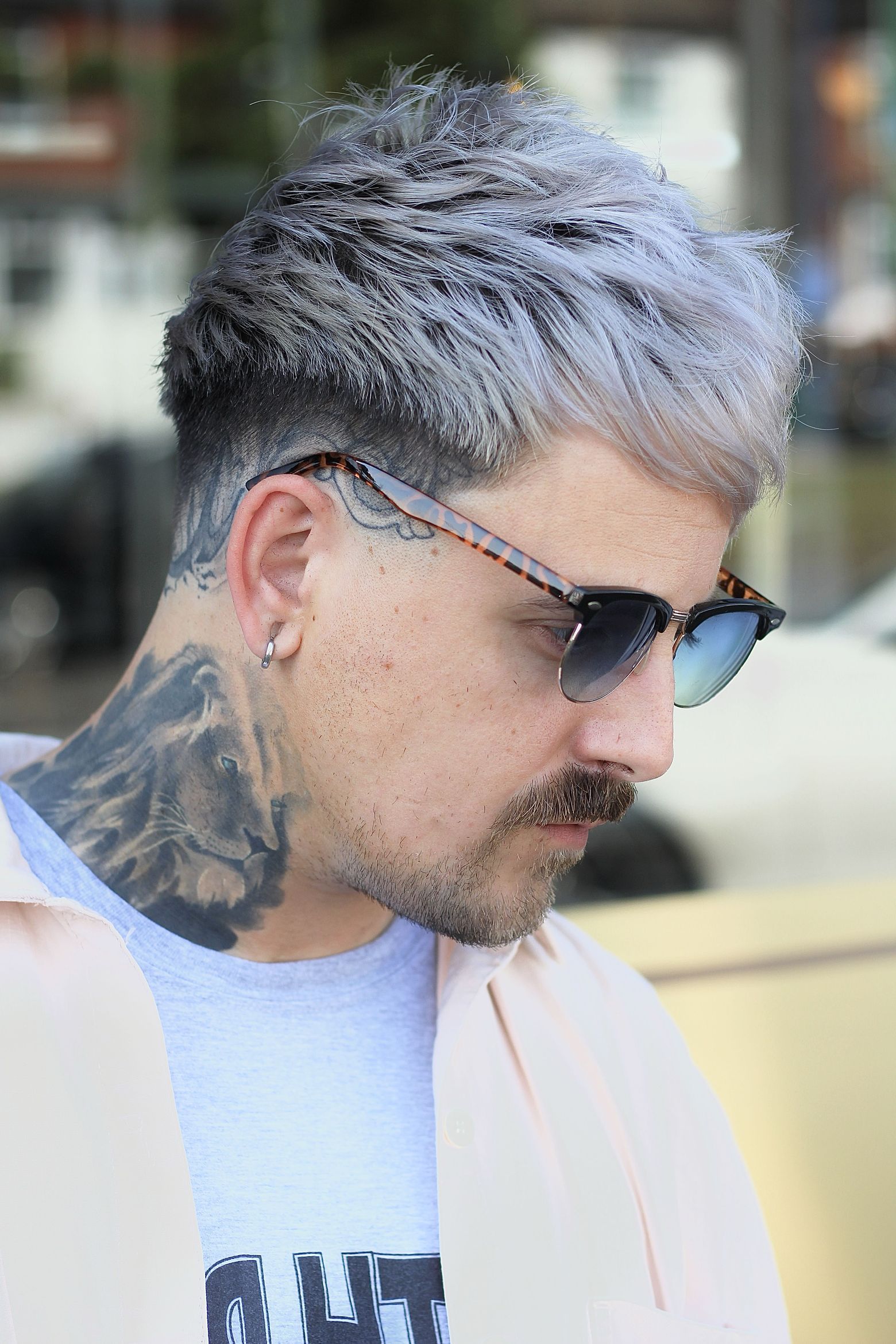 Platinum crop hairstyle with low fade